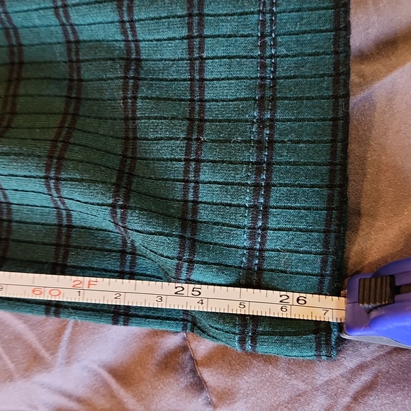 Lung sleeve crop top from Forever 21, size medium.  Like New condition - Picture 4 of 6